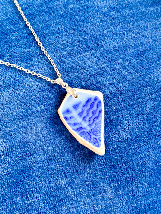 Mudlarked Flow Blue Woodland pendant