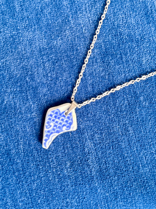 Mudlarked Willow border Sherd pendant